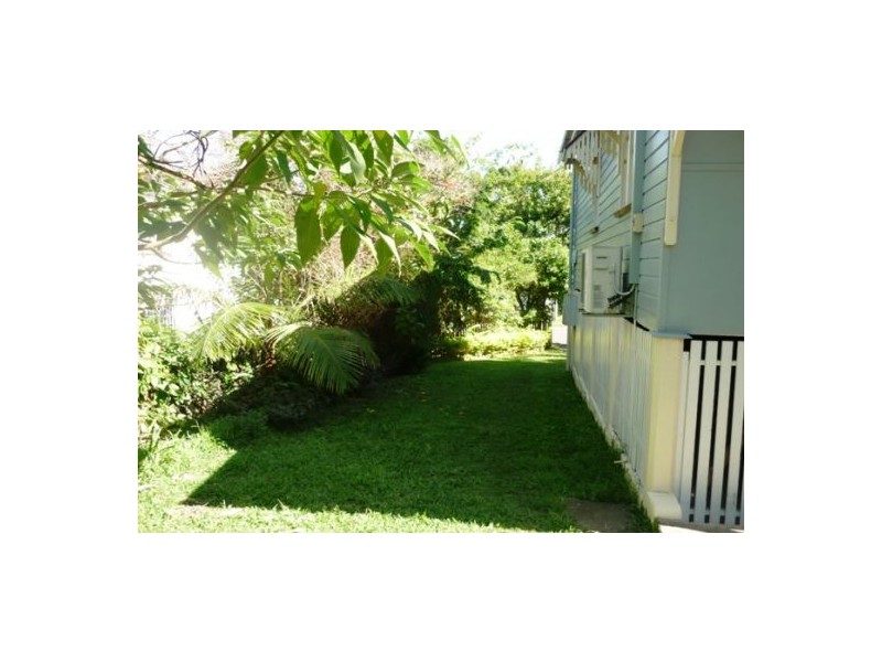 72 Birdwood Road, Holland Park West QLD 4121