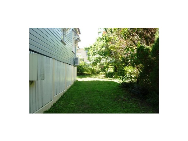 72 Birdwood Road, Holland Park West QLD 4121