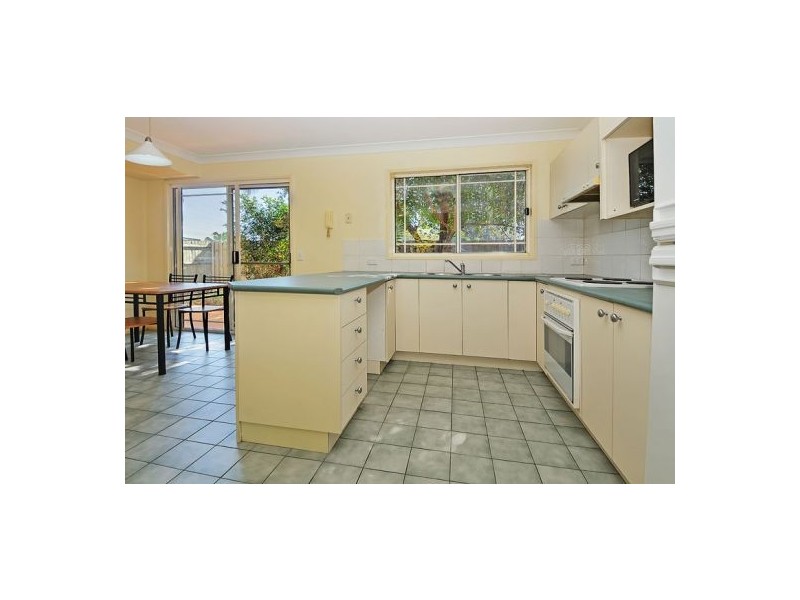 2/10 Stanton Rd, Tingalpa QLD 4173