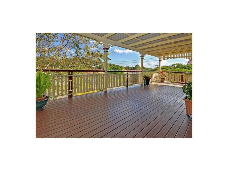 118 Layard Street, Holland Park QLD 4121