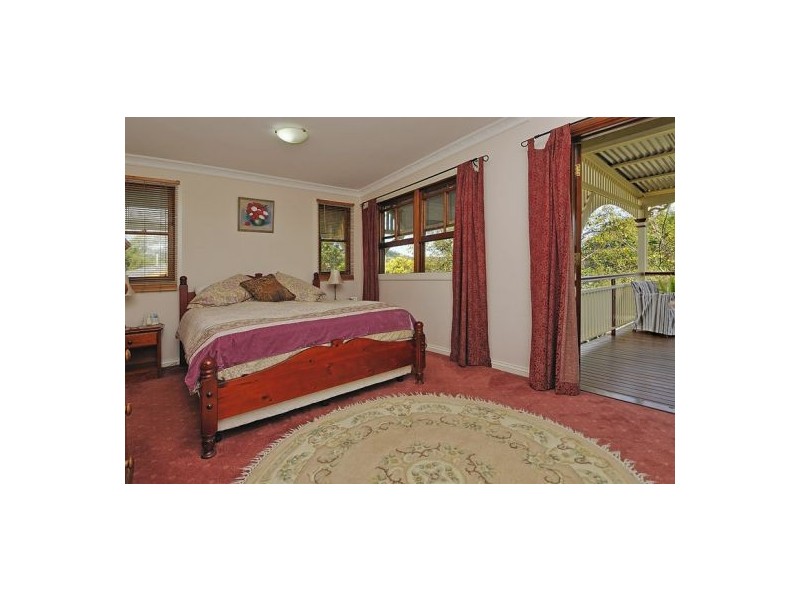118 Layard Street, Holland Park QLD 4121