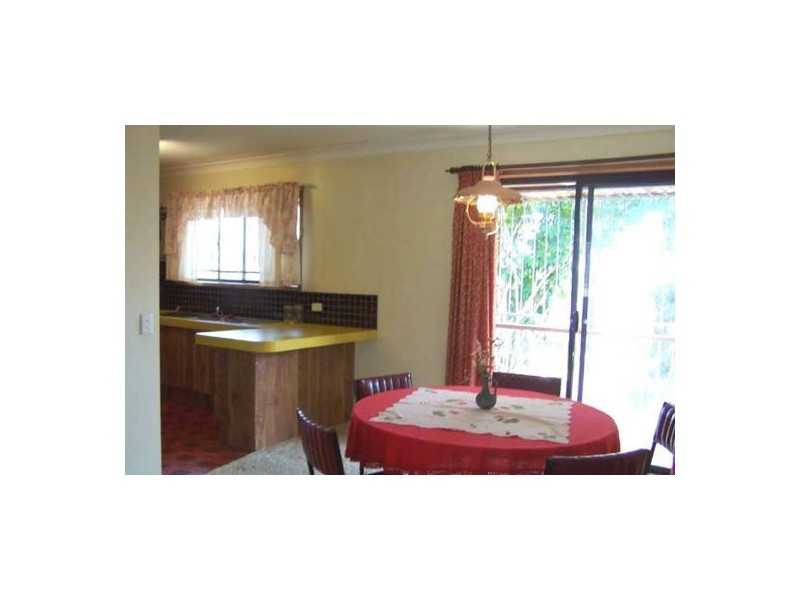 4 Brochet St, Mansfield QLD 4122