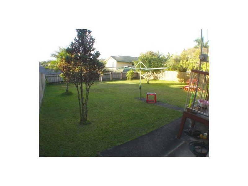4 Brochet St, Mansfield QLD 4122