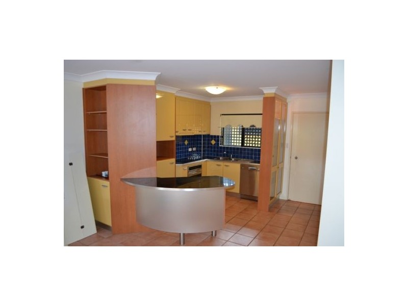 8/85-87 Victoria Terrace, Greenslopes QLD 4120