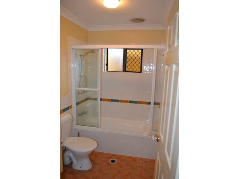 8/85-87 Victoria Terrace, Greenslopes QLD 4120