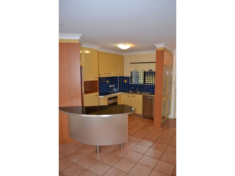 8/85-87 Victoria Terrace, Greenslopes QLD 4120