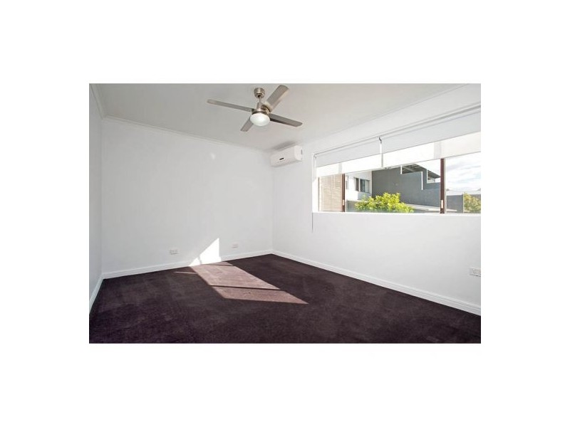 2/95 Kates Street, Morningside QLD 4170
