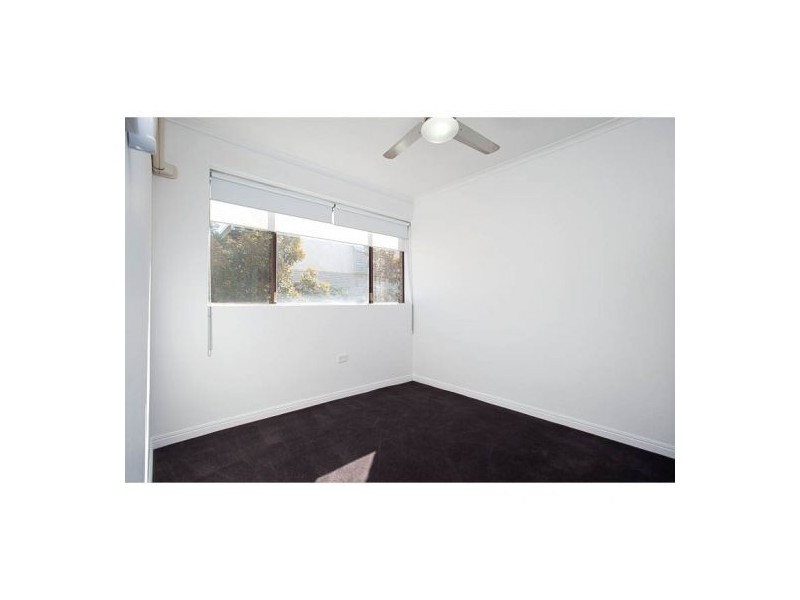 2/95 Kates Street, Morningside QLD 4170