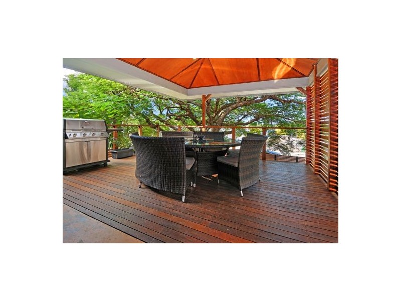 50 Whitworth Rd, Cannon Hill QLD 4170