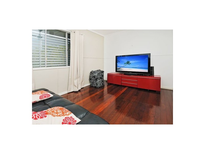 50 Whitworth Rd, Cannon Hill QLD 4170