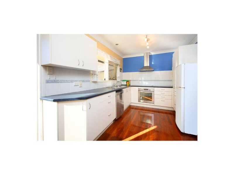 25 Shirland Street, Macgregor QLD 4109