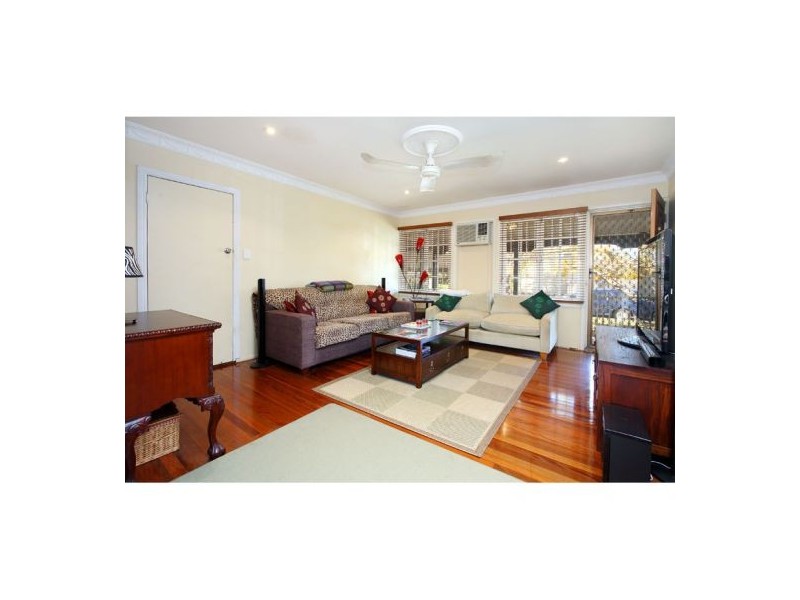 25 Shirland Street, Macgregor QLD 4109