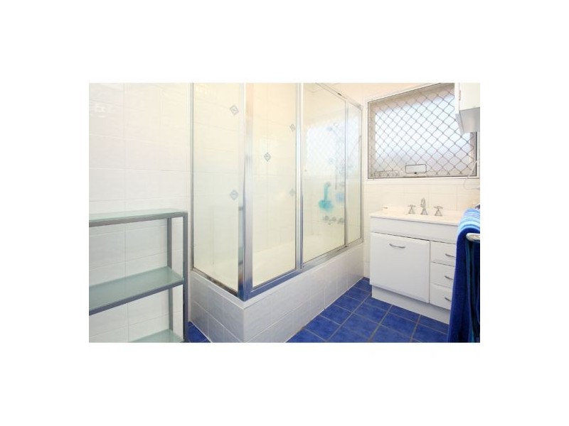 25 Shirland Street, Macgregor QLD 4109