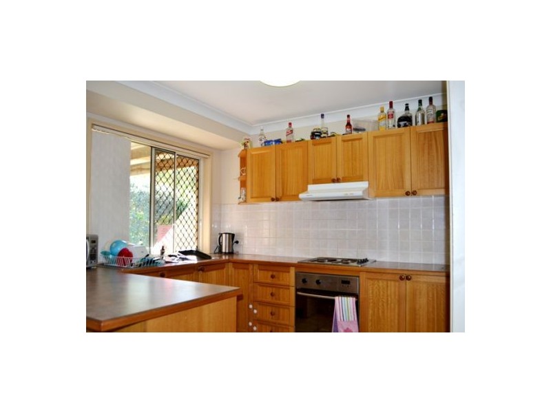 19 Regal Dr, Regents Park QLD 4118