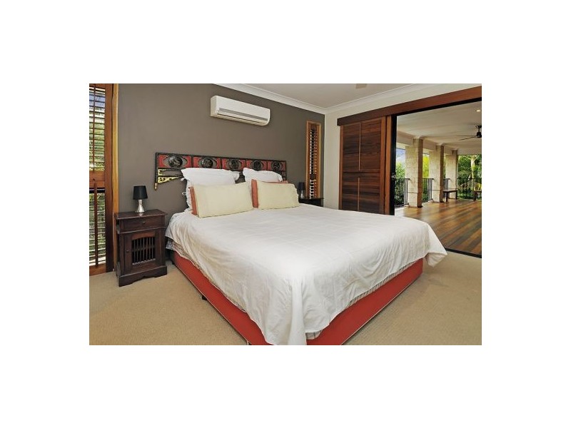 10 Arncliffe Cl, Carindale QLD 4152