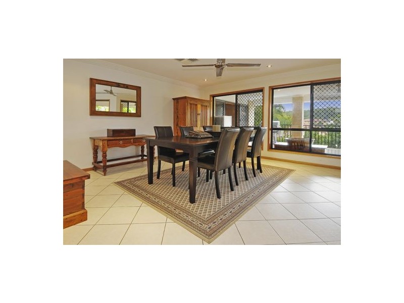 10 Arncliffe Cl, Carindale QLD 4152