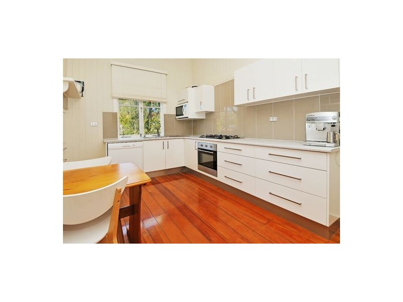 45 Pembroke Rd, Coorparoo QLD 4151