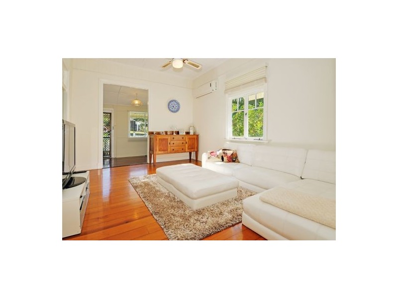 45 Pembroke Rd, Coorparoo QLD 4151