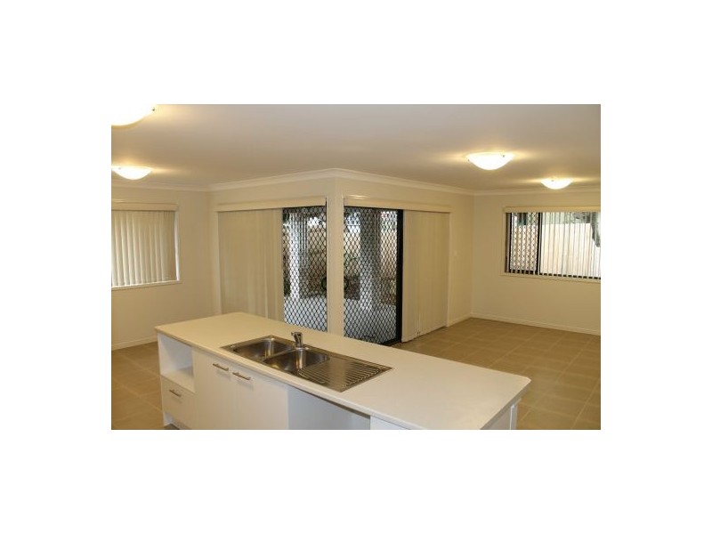 108 Cameron Pde, Wynnum QLD 4178