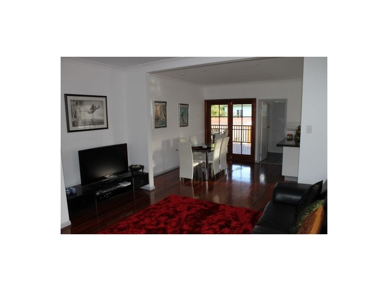 1 Binya Street, Holland Park QLD 4121