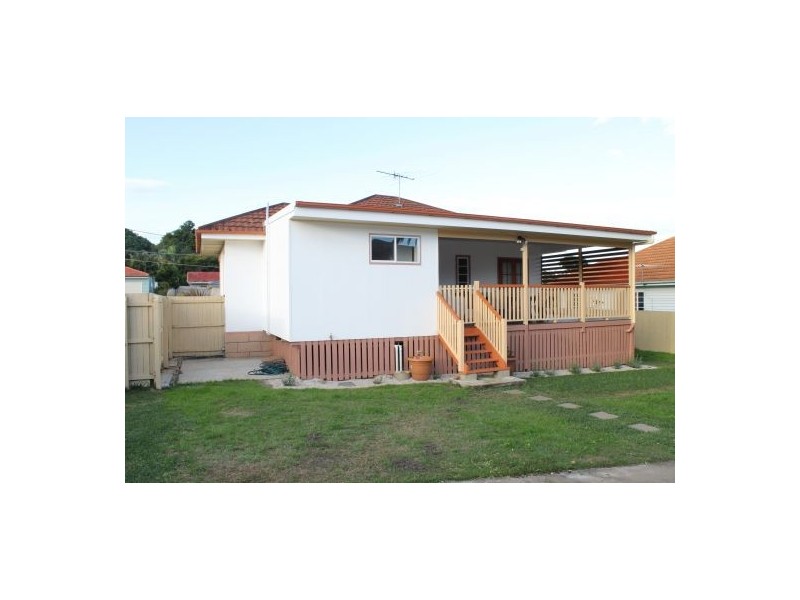 1 Binya Street, Holland Park QLD 4121