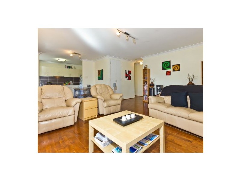 4 11 Galway Street, Greenslopes QLD 4120