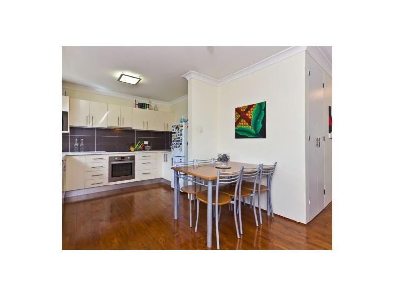 4 11 Galway Street, Greenslopes QLD 4120