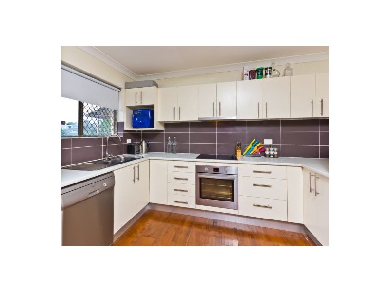 4 11 Galway Street, Greenslopes QLD 4120