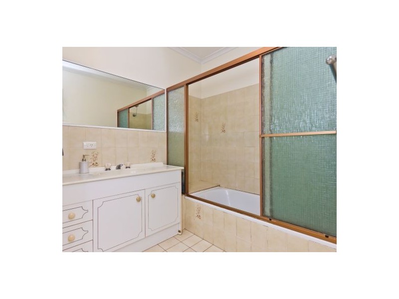 4 11 Galway Street, Greenslopes QLD 4120