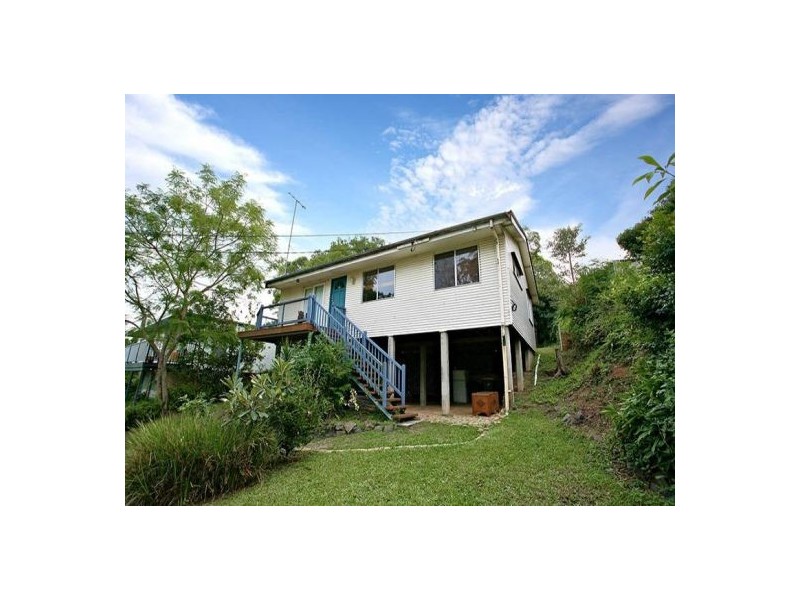 1 Roseglen Street, Greenslopes QLD 4120
