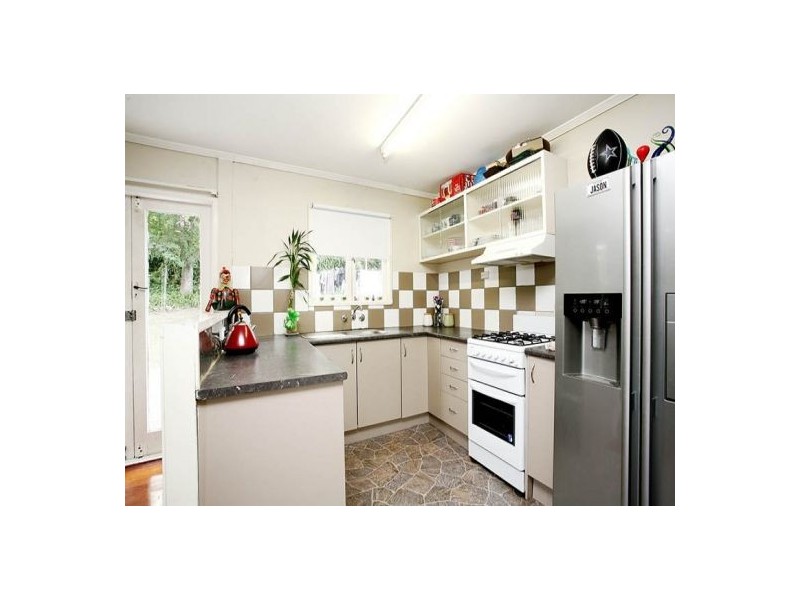 1 Roseglen Street, Greenslopes QLD 4120