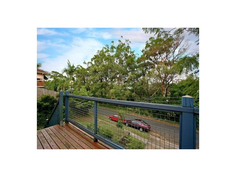 1 Roseglen Street, Greenslopes QLD 4120