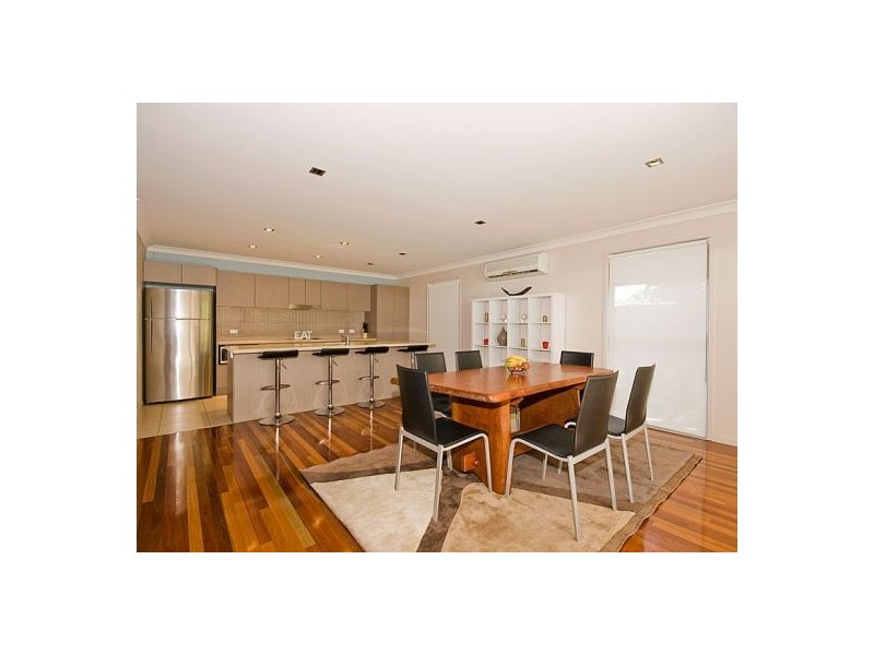 11 Jackson Street, Hamilton QLD 4007