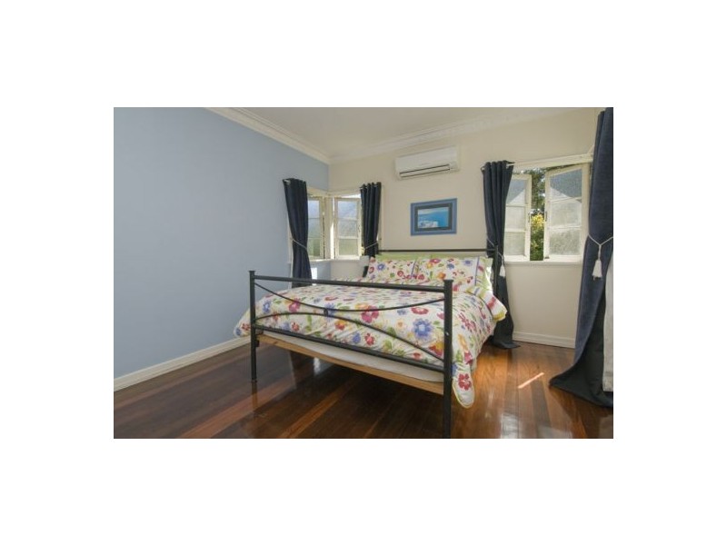 55 Victor Street, Holland Park QLD 4121