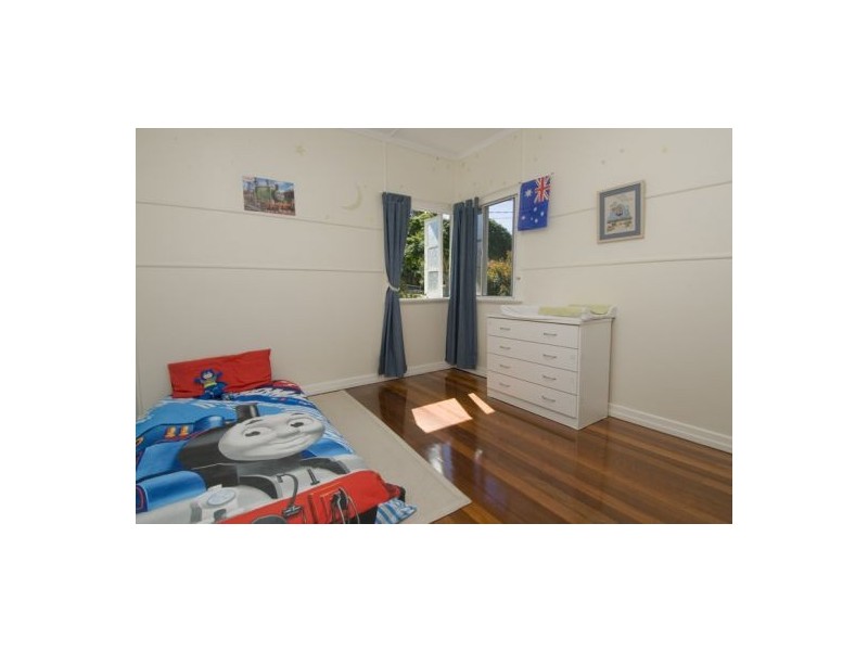 55 Victor Street, Holland Park QLD 4121