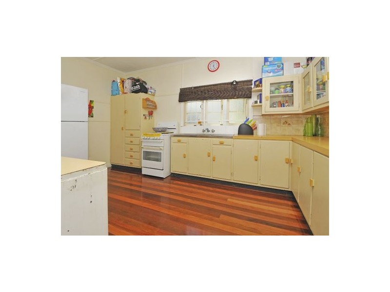 55 Victor Street, Holland Park QLD 4121