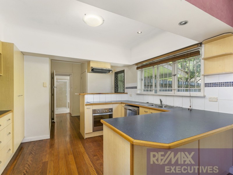 8a Brinawa Street, Camp Hill QLD 4152