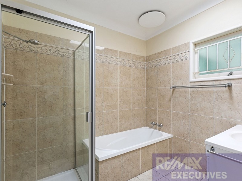8a Brinawa Street, Camp Hill QLD 4152