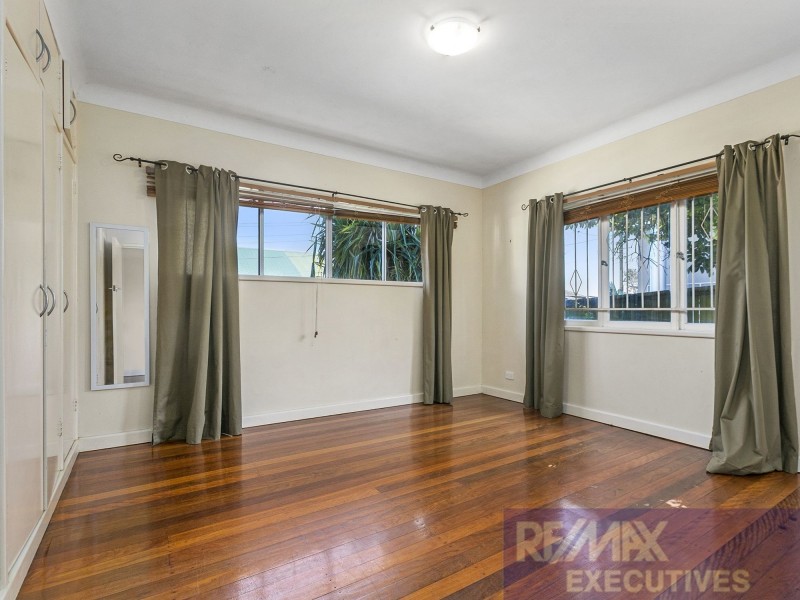 8a Brinawa Street, Camp Hill QLD 4152