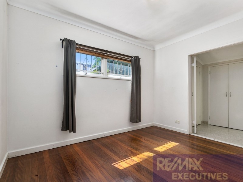 8a Brinawa Street, Camp Hill QLD 4152