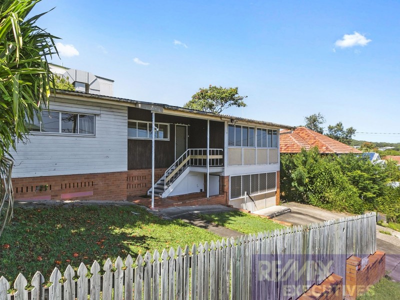 8a Brinawa Street, Camp Hill QLD 4152