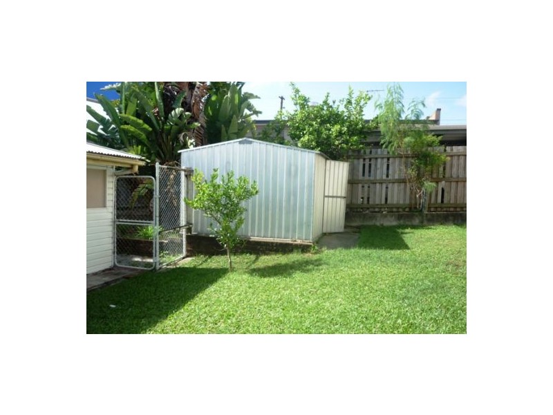 8 Brinawa Street, Camp Hill QLD 4152