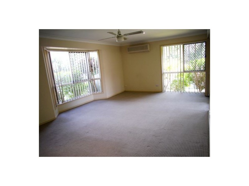 19 Regal Dr, Regents Park QLD 4118