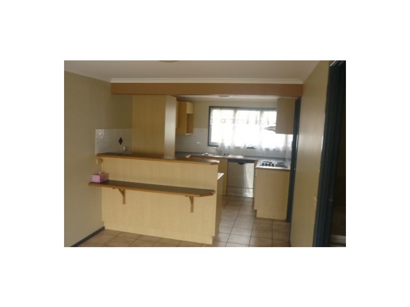 8b Brinawa Street, Camp Hill QLD 4152