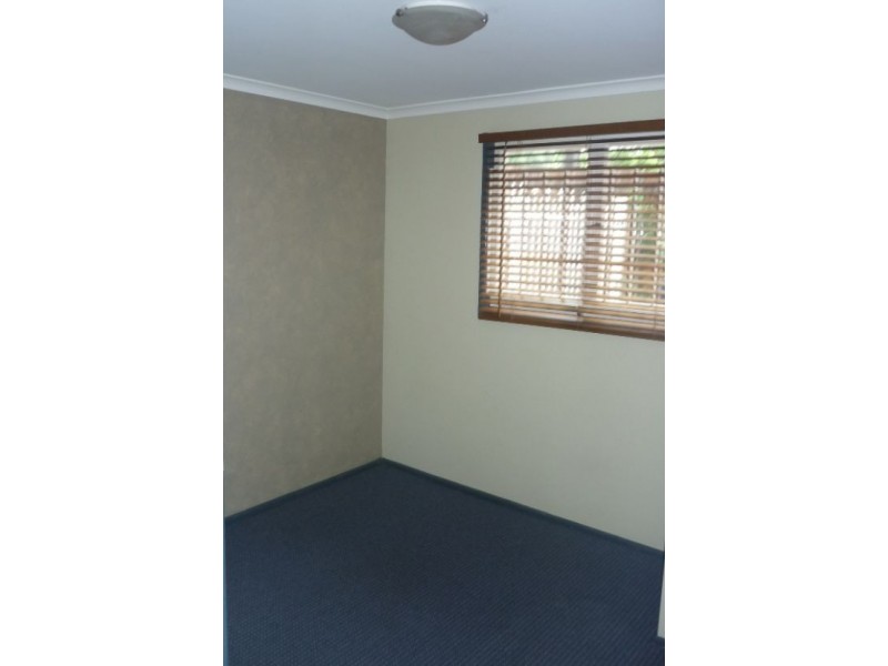 8b Brinawa Street, Camp Hill QLD 4152