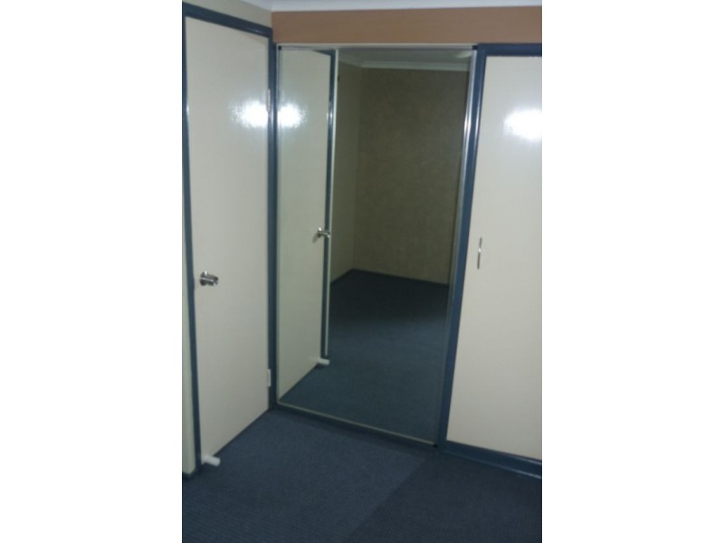 8b Brinawa Street, Camp Hill QLD 4152