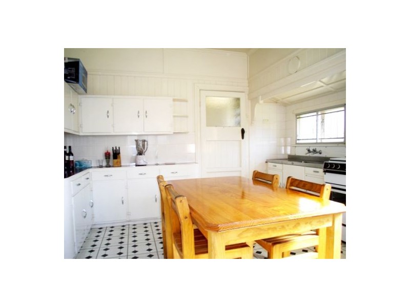 53 Birdwood Rd, Holland Park West QLD 4121