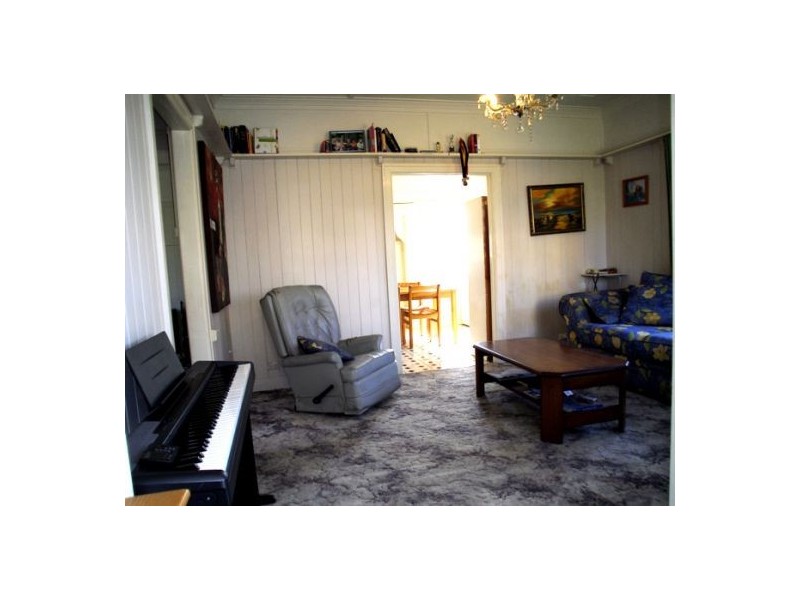 53 Birdwood Rd, Holland Park West QLD 4121