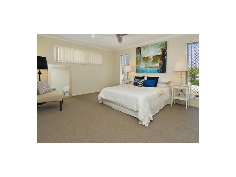 72 Holland Road, Holland Park QLD 4121