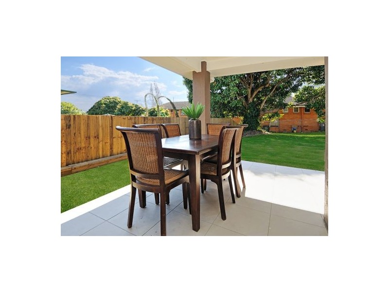 72 Holland Road, Holland Park QLD 4121